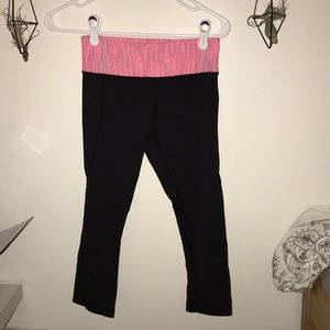 lulu black cropped legging with mesh back